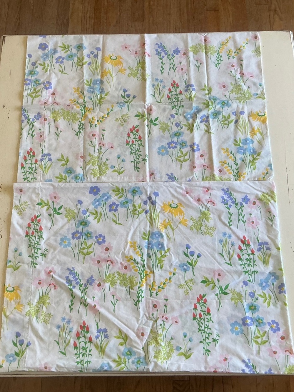 Vintage 1977 Utica J P Stevens colorful floral standard pillowcases set of 2
